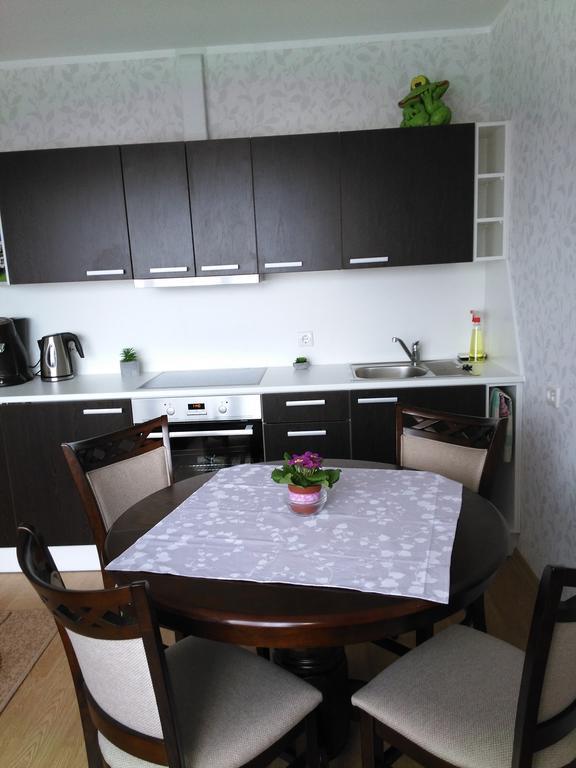 Gratarre Apartment Kuressaare Buitenkant foto