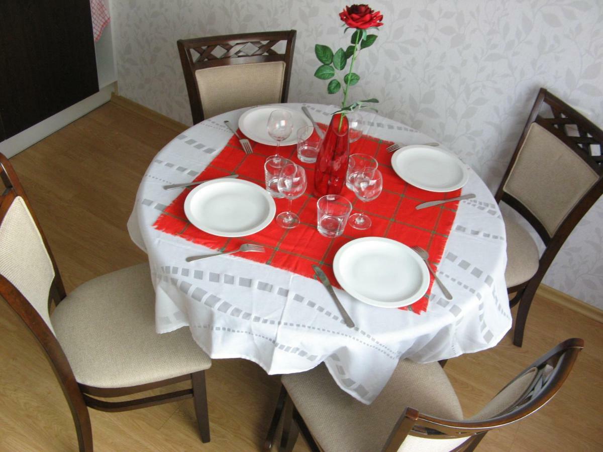 Gratarre Apartment Kuressaare Buitenkant foto